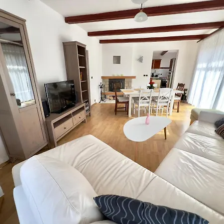 Villa Dum U Koupaliste