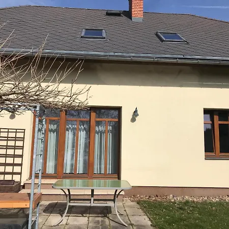Dum U Koupaliste Villa